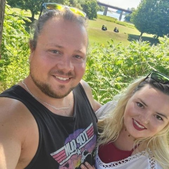 Meet your Posher, Ashley - Picture 1 of 1